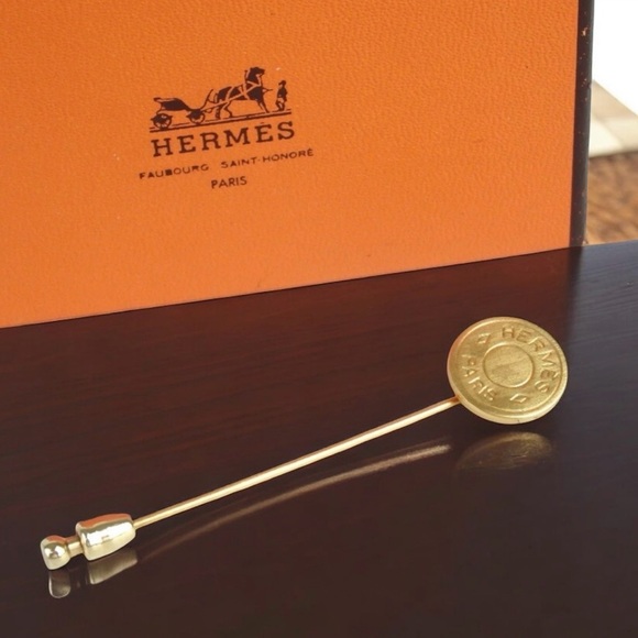 HERMES Serie Metal Brooch with Box 🔥